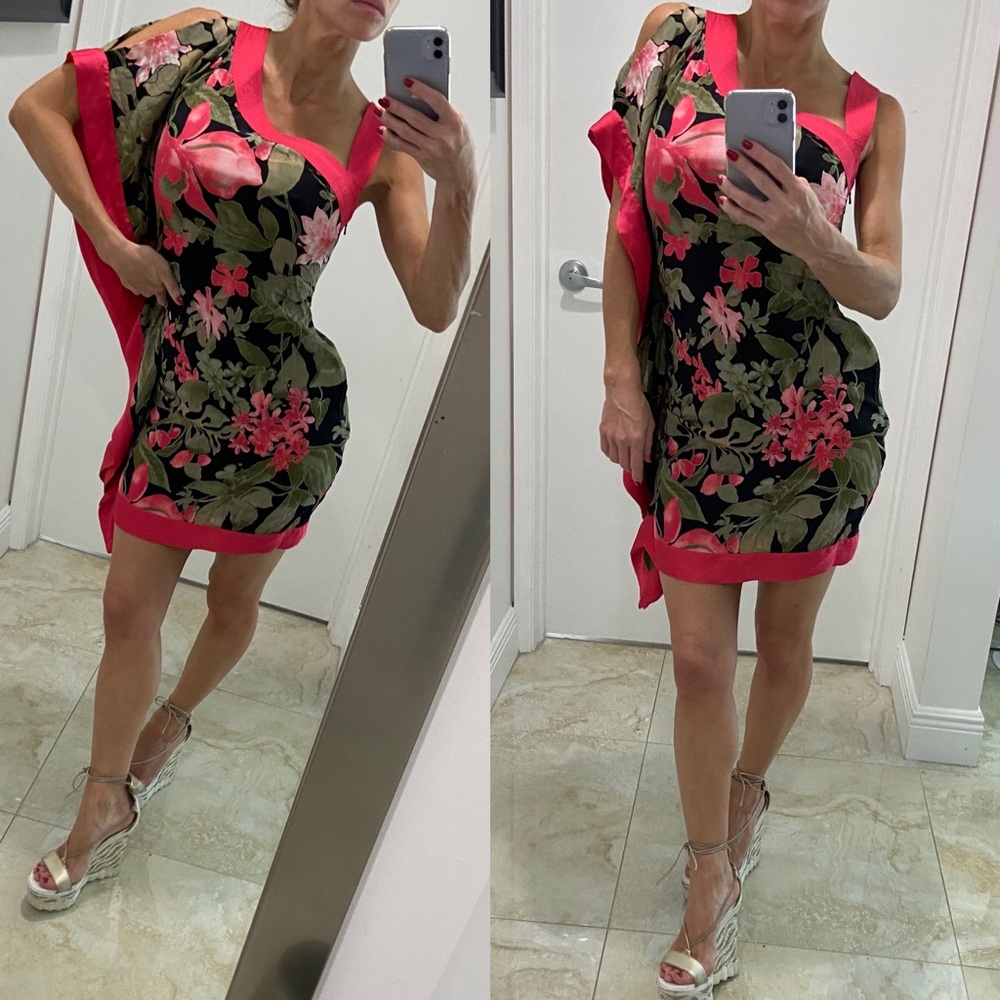 SUPER SALE!  GORGEOUS SILK HAWAIIAN / TROPICAL BEBE DRESS 🌺